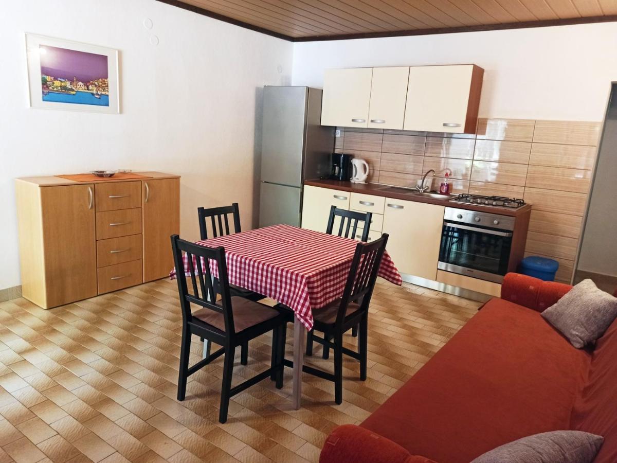 Apartments Sonija Gdinj Екстериор снимка