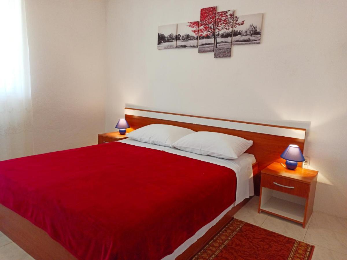 Apartments Sonija Gdinj Екстериор снимка