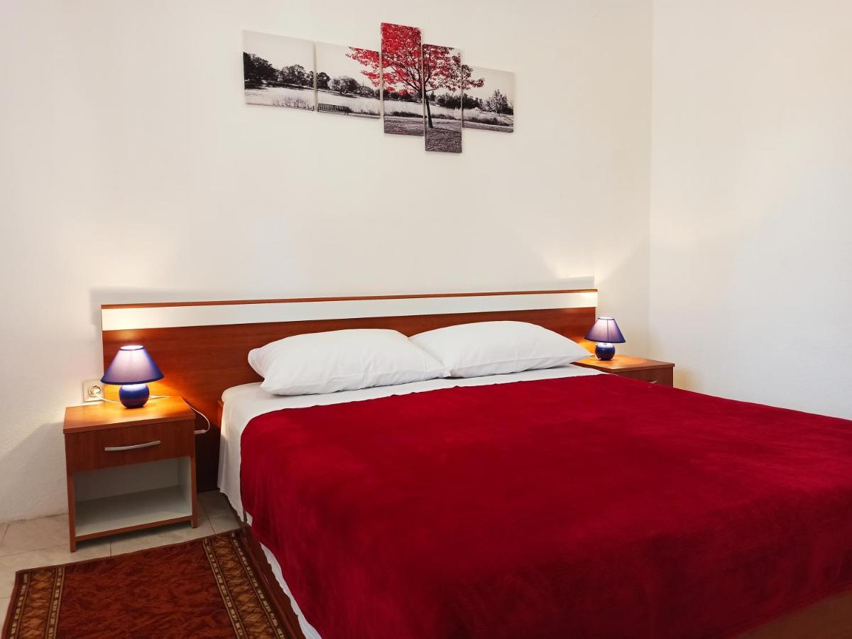 Apartments Sonija Gdinj Екстериор снимка